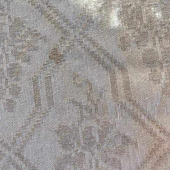 Vintage European Linen Tablecloth - Picture 4 of 4